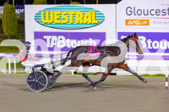 2026_PACEPIX_GP05062026_RACE5_Luvbite_WIN_WEB-13